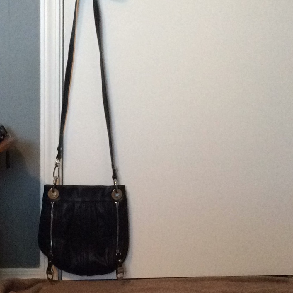✅. EUC Makowsky crossbody